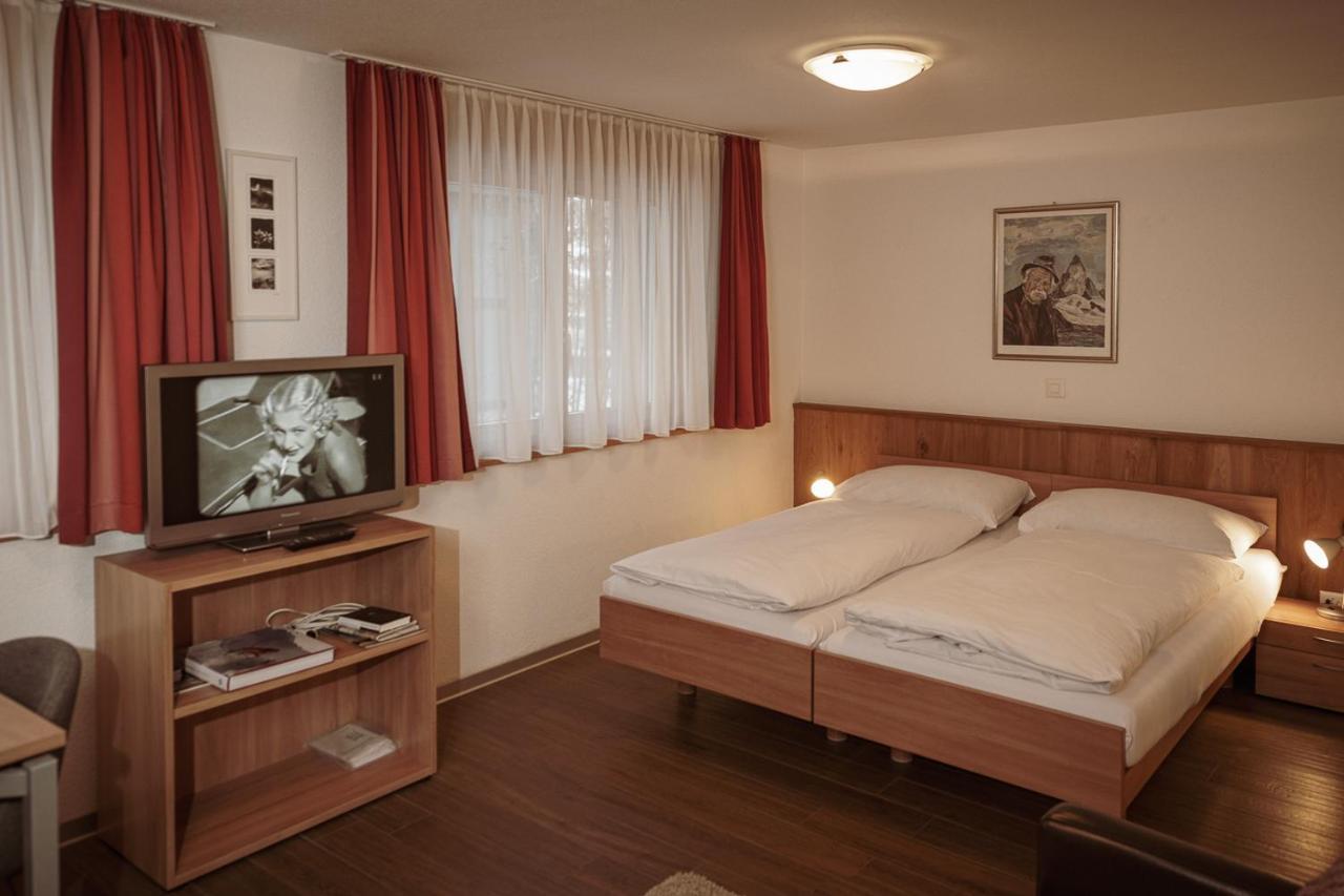 Haus Mischabel Apartment เซอร์แมท ภายนอก รูปภาพ